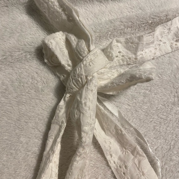 SOLD Flowy top - Picture 2 of 5